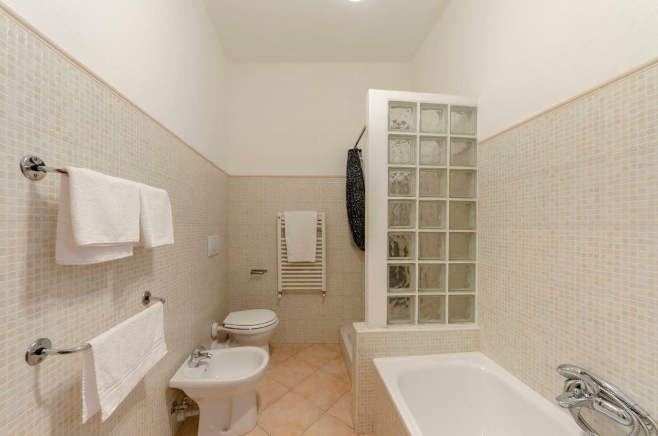 Joivy Warm Family Apt Near Porto Antico Apartment Генуа Екстериор снимка